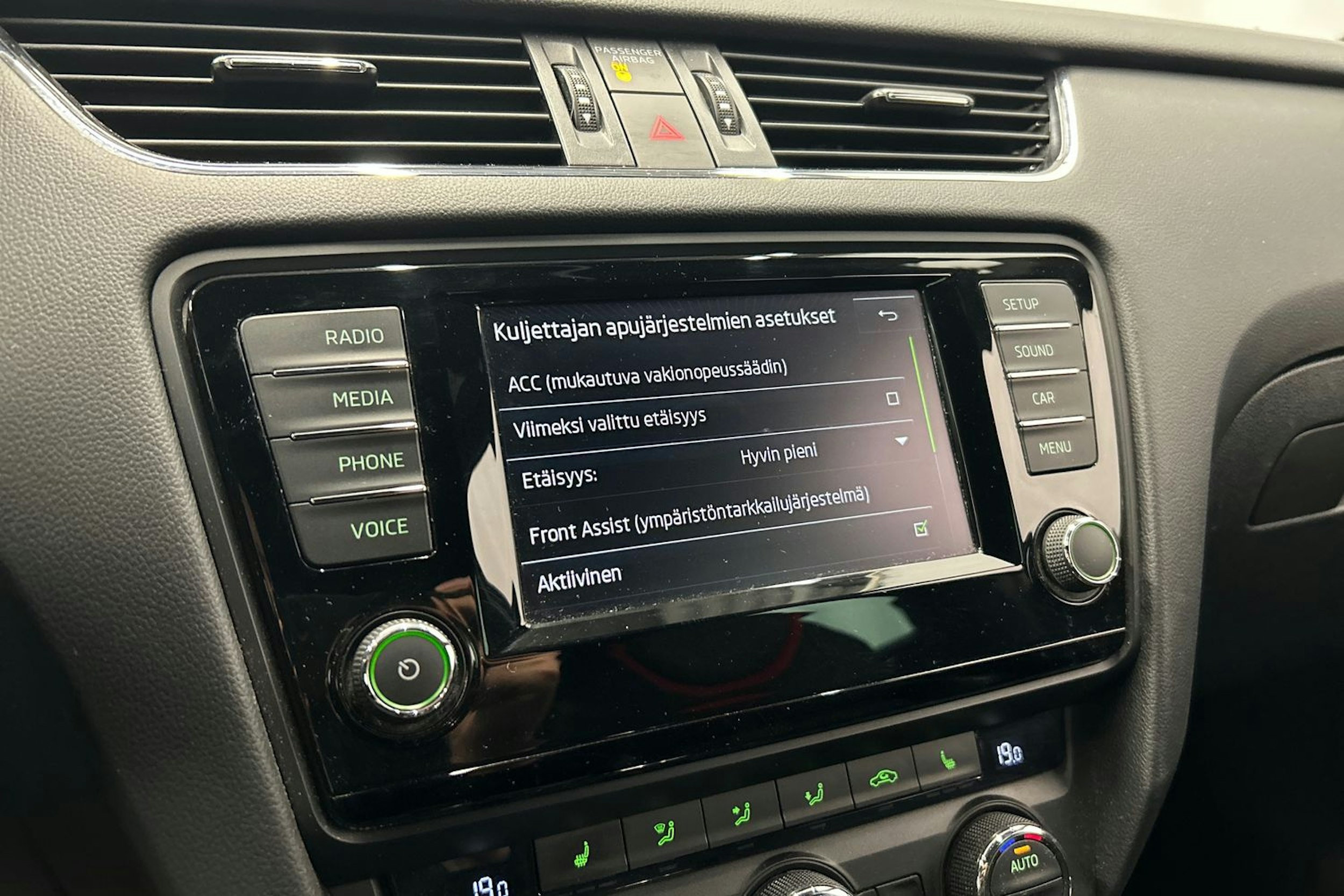 musta Skoda Octavia 2016 kuva 22.