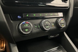 musta Skoda Octavia 2016 kuva 25.