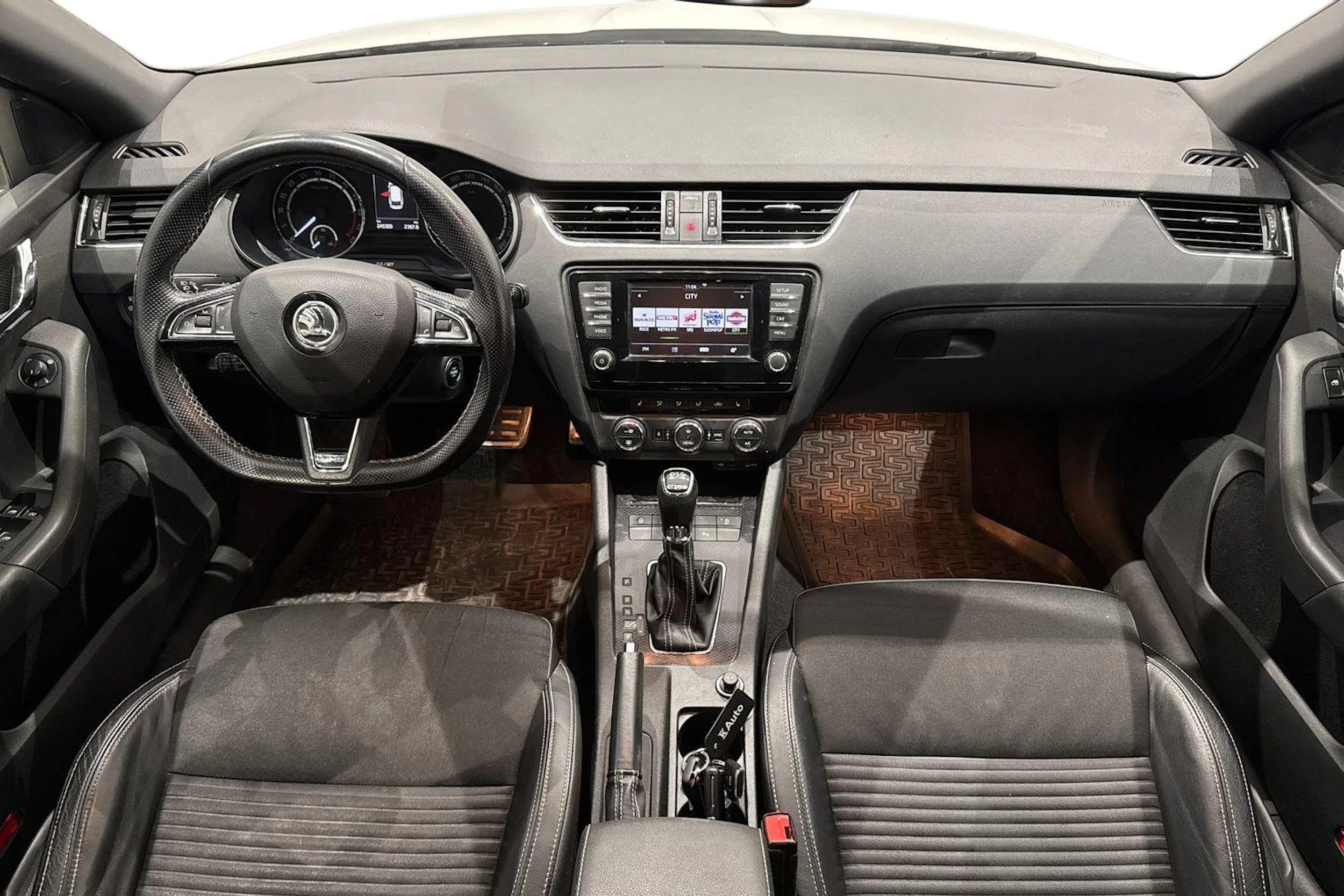 valkoinen Skoda Octavia 2017 kuva 7.