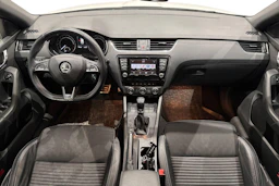 valkoinen Skoda Octavia 2017 kuva 7.