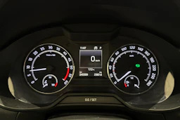 valkoinen Skoda Octavia 2017 kuva 16.