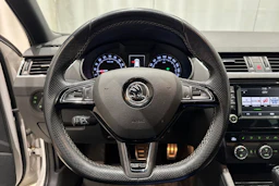 valkoinen Skoda Octavia 2017 kuva 18.