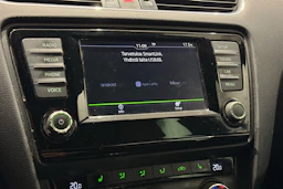 valkoinen Skoda Octavia 2017 kuva 23.