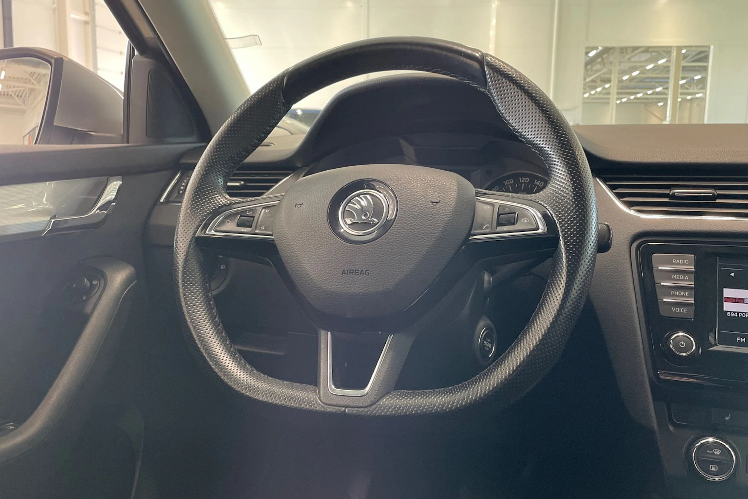 ruskea (beige) Skoda Octavia 2016 kuva 12.