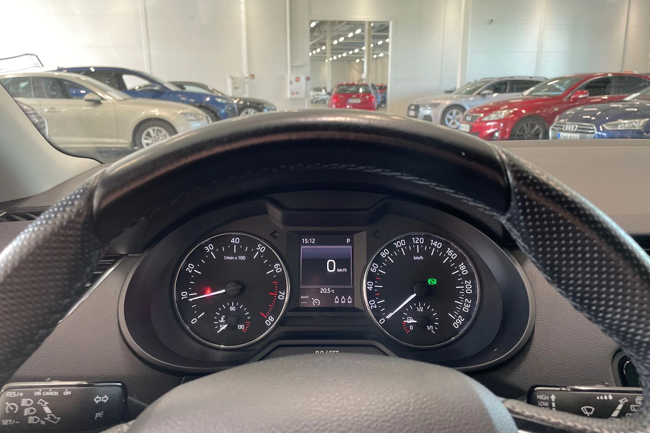 ruskea (beige) Skoda Octavia 2016 kuva 13.