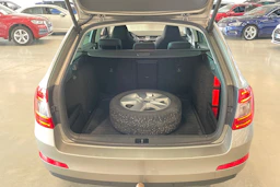 ruskea (beige) Skoda Octavia 2016 kuva 28.