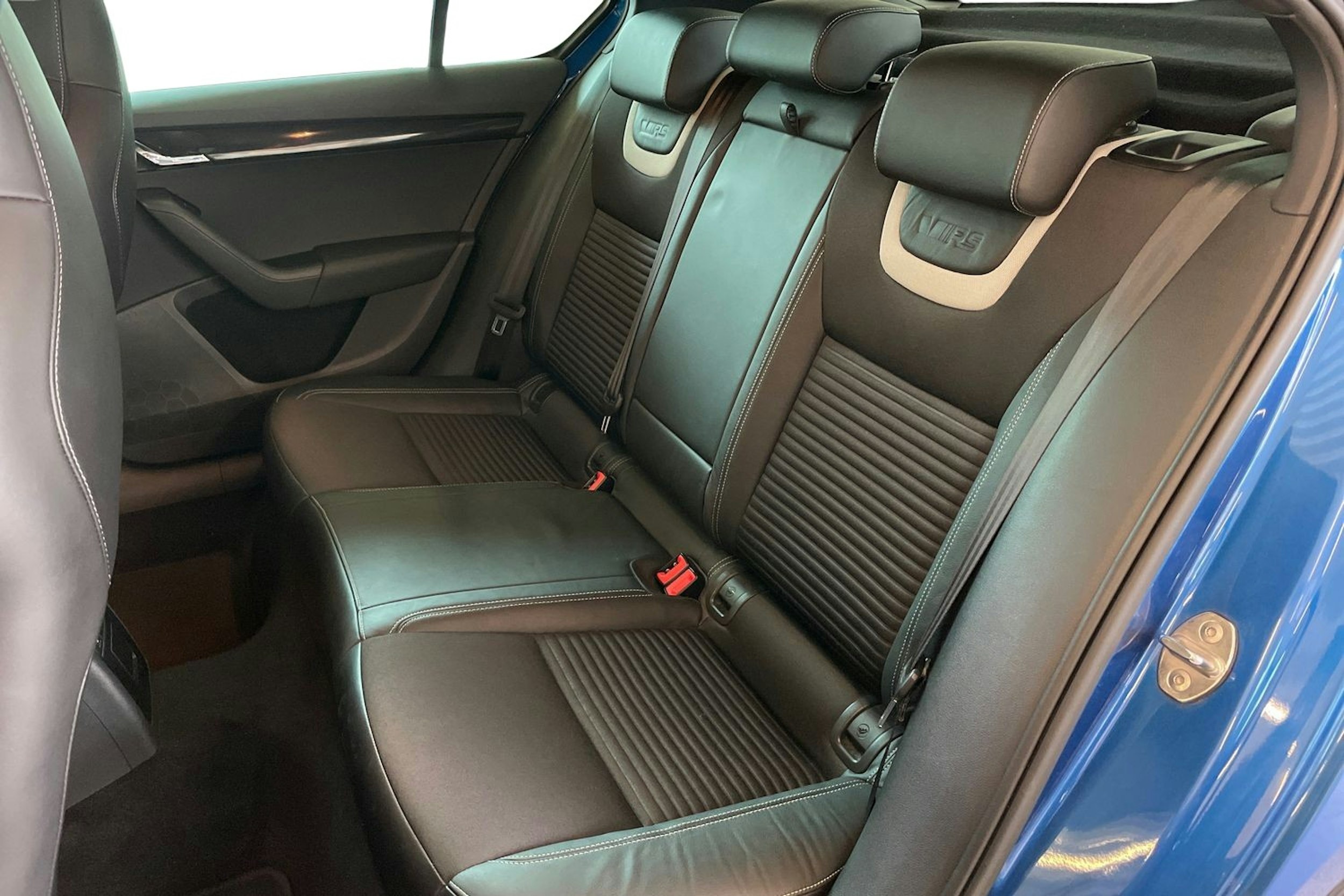 sininen Skoda Octavia 2016 kuva 10.