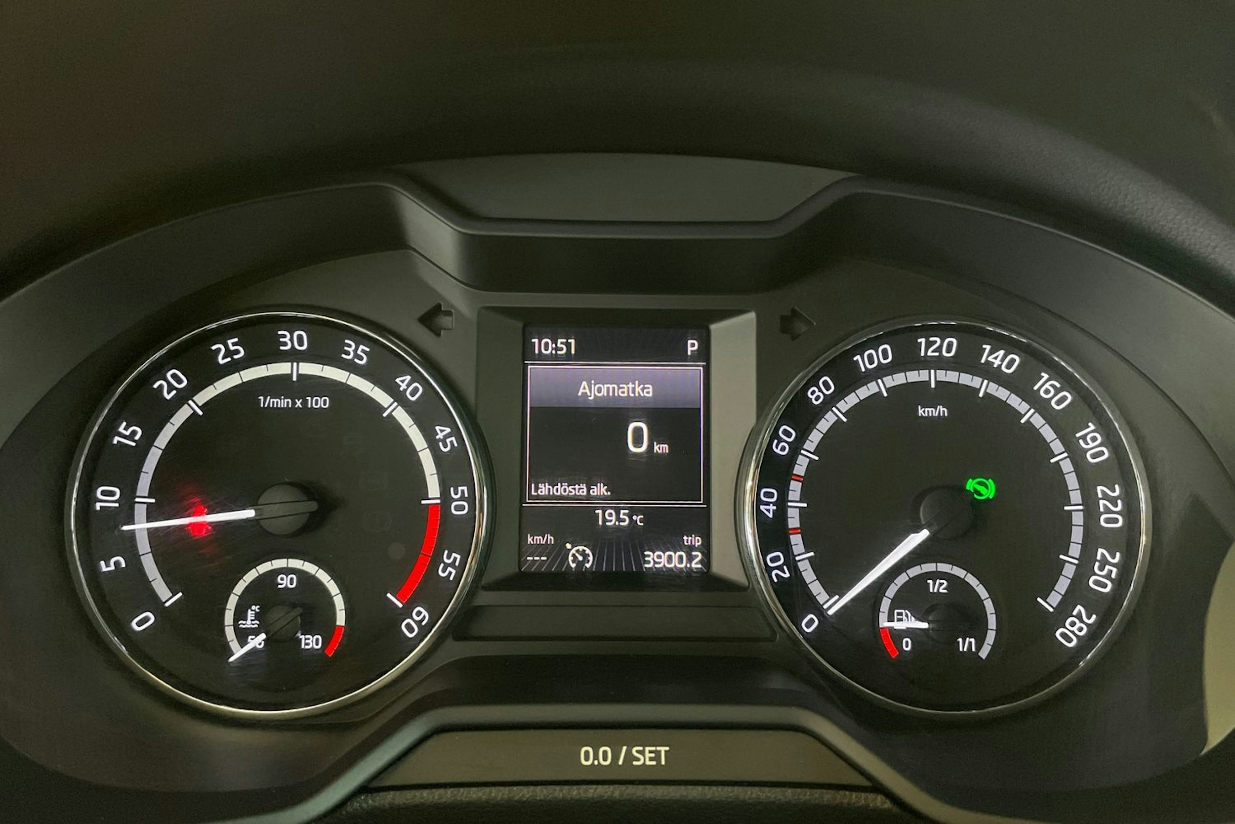 sininen Skoda Octavia 2016 kuva 16.