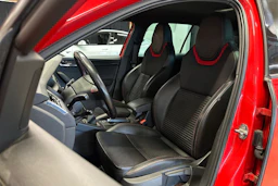 punainen Skoda Octavia 2016 kuva 13.