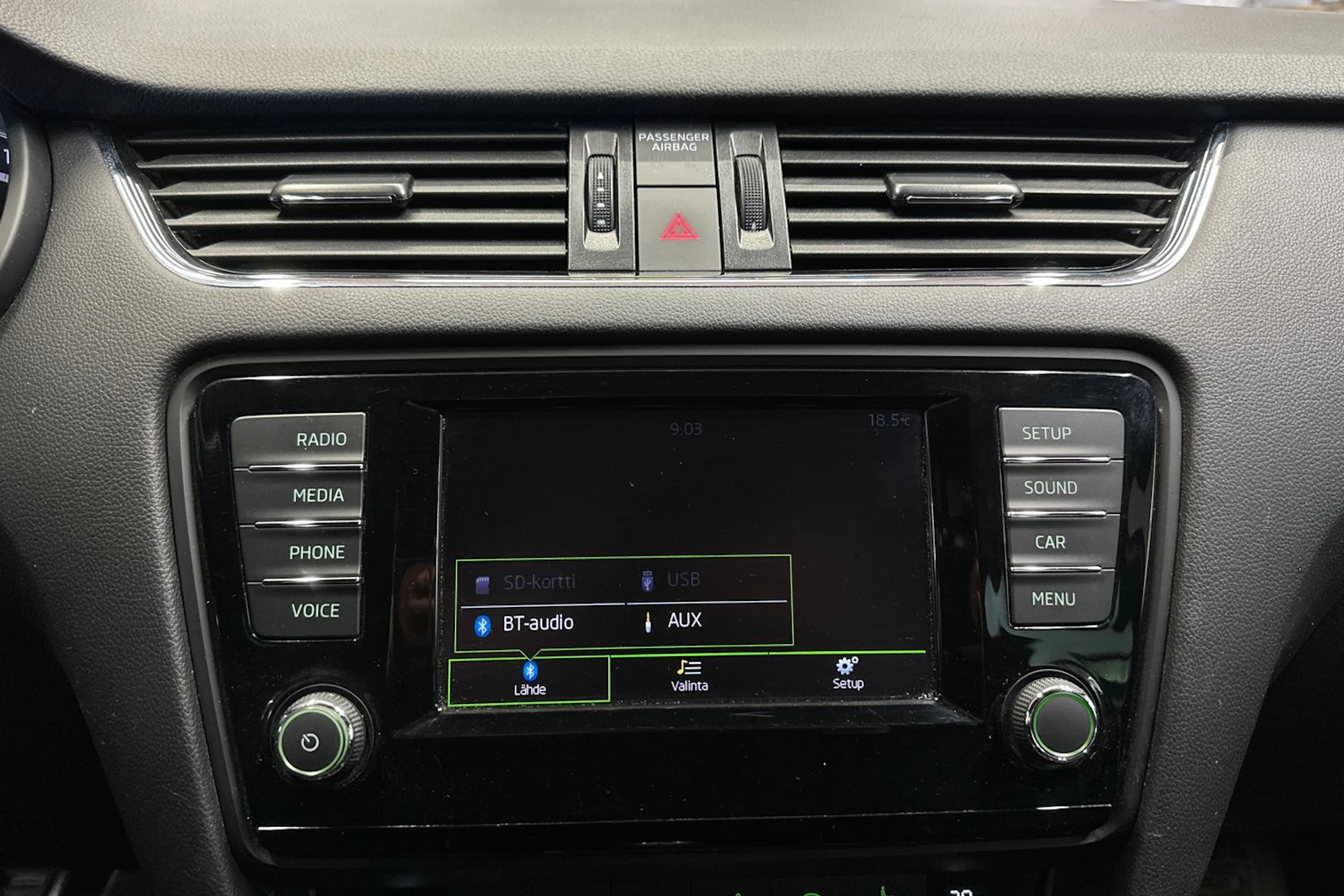 punainen Skoda Octavia 2016 kuva 15.