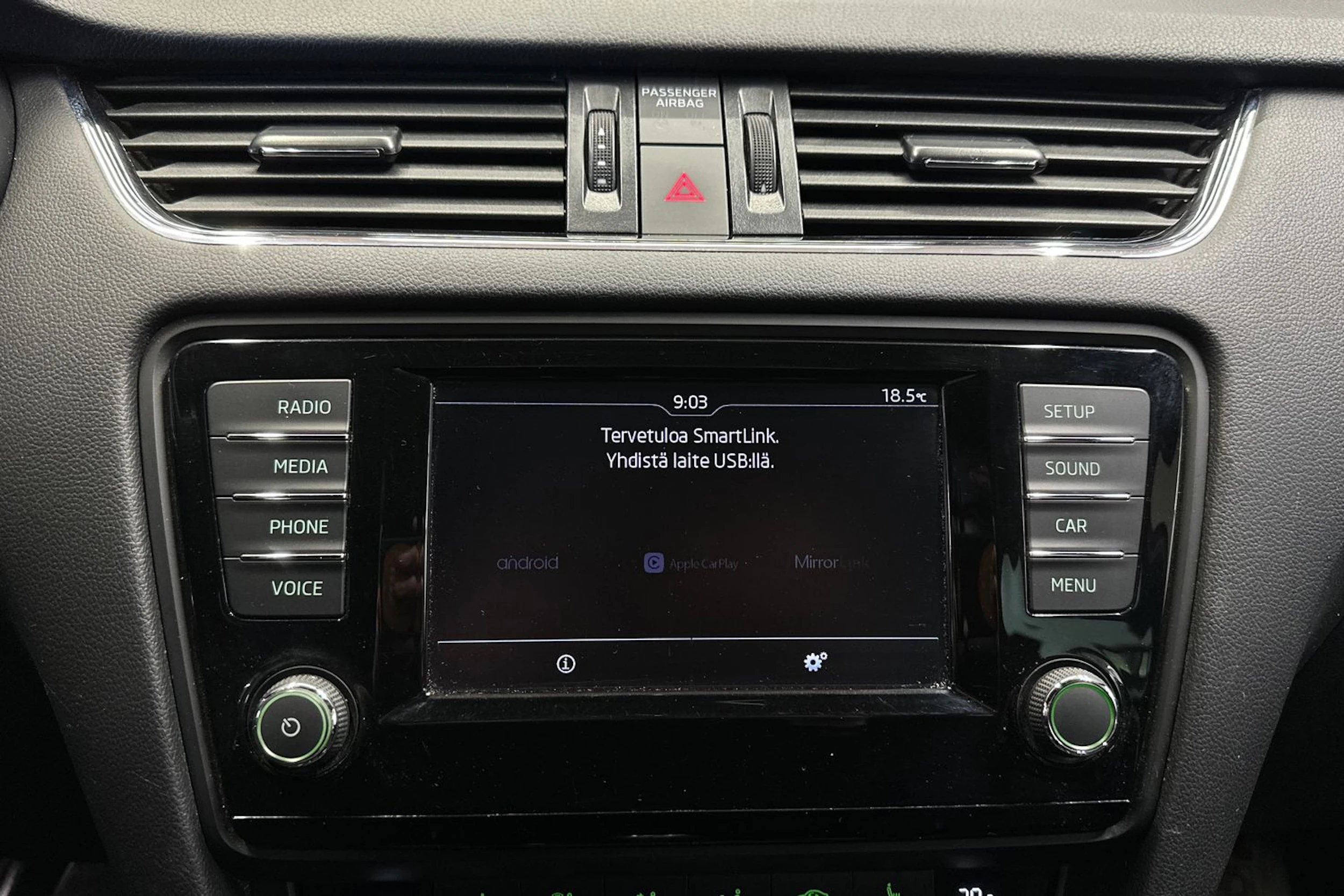 punainen Skoda Octavia 2016 kuva 16.