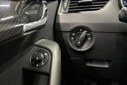 punainen Skoda Octavia 2016 kuva 26.