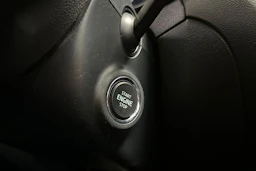 punainen Skoda Octavia 2016 kuva 27.