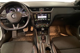 valkoinen Skoda Octavia 2016 kuva 9.