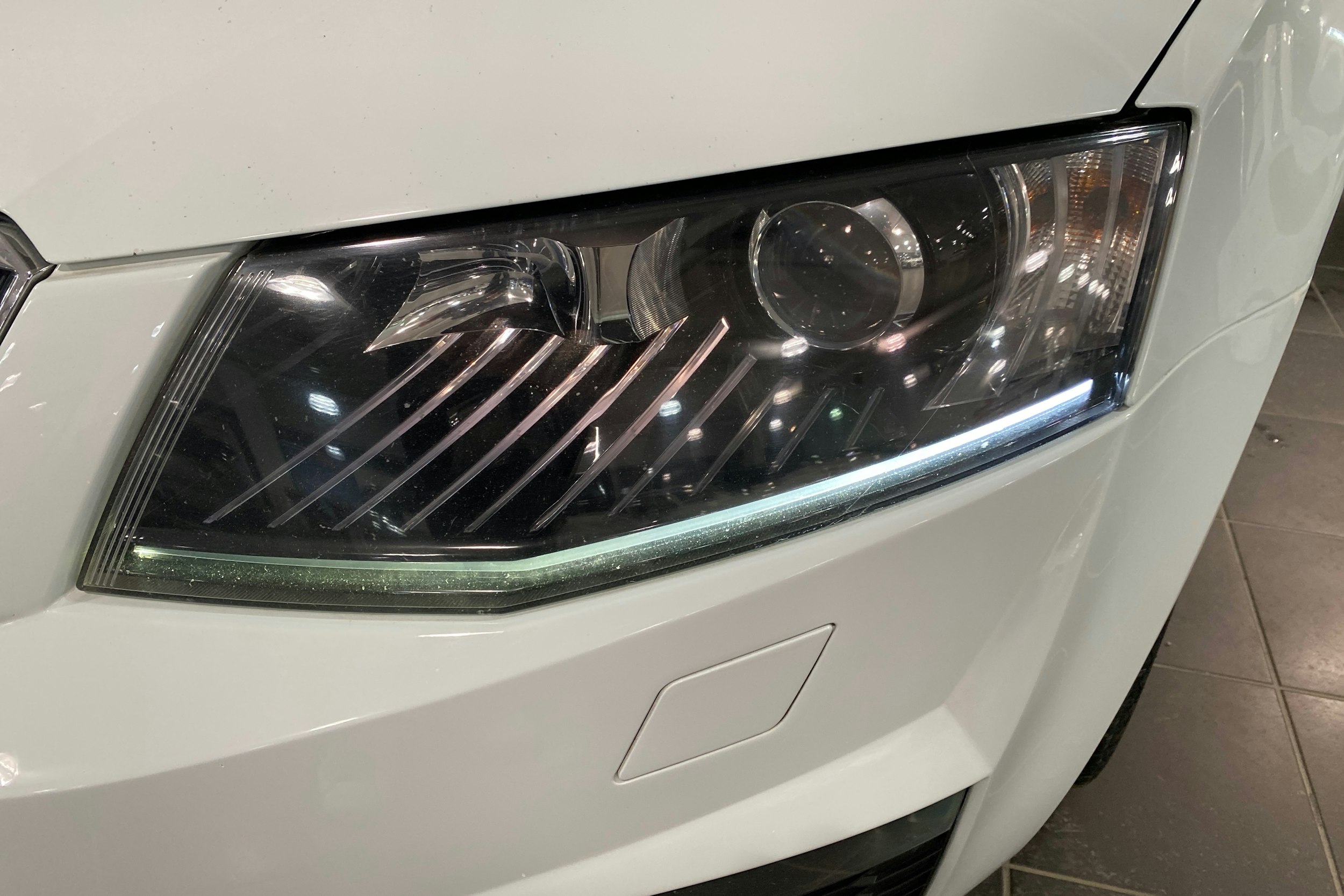 valkoinen Skoda Octavia 2016 kuva 16.