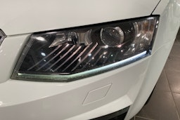 valkoinen Skoda Octavia 2016 kuva 16.