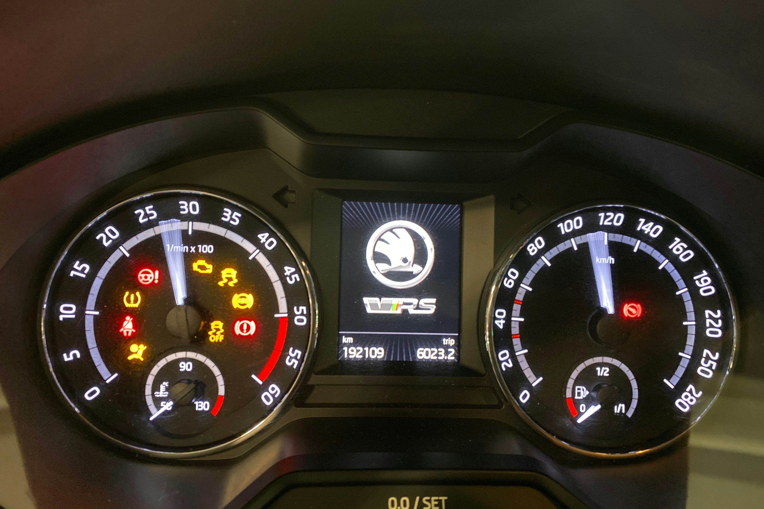 valkoinen Skoda Octavia 2016 kuva 19.