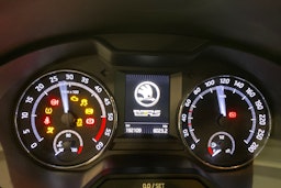 valkoinen Skoda Octavia 2016 kuva 19.