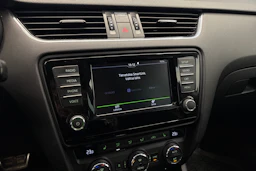 valkoinen Skoda Octavia 2016 kuva 30.