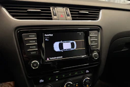 valkoinen Skoda Octavia 2016 kuva 33.