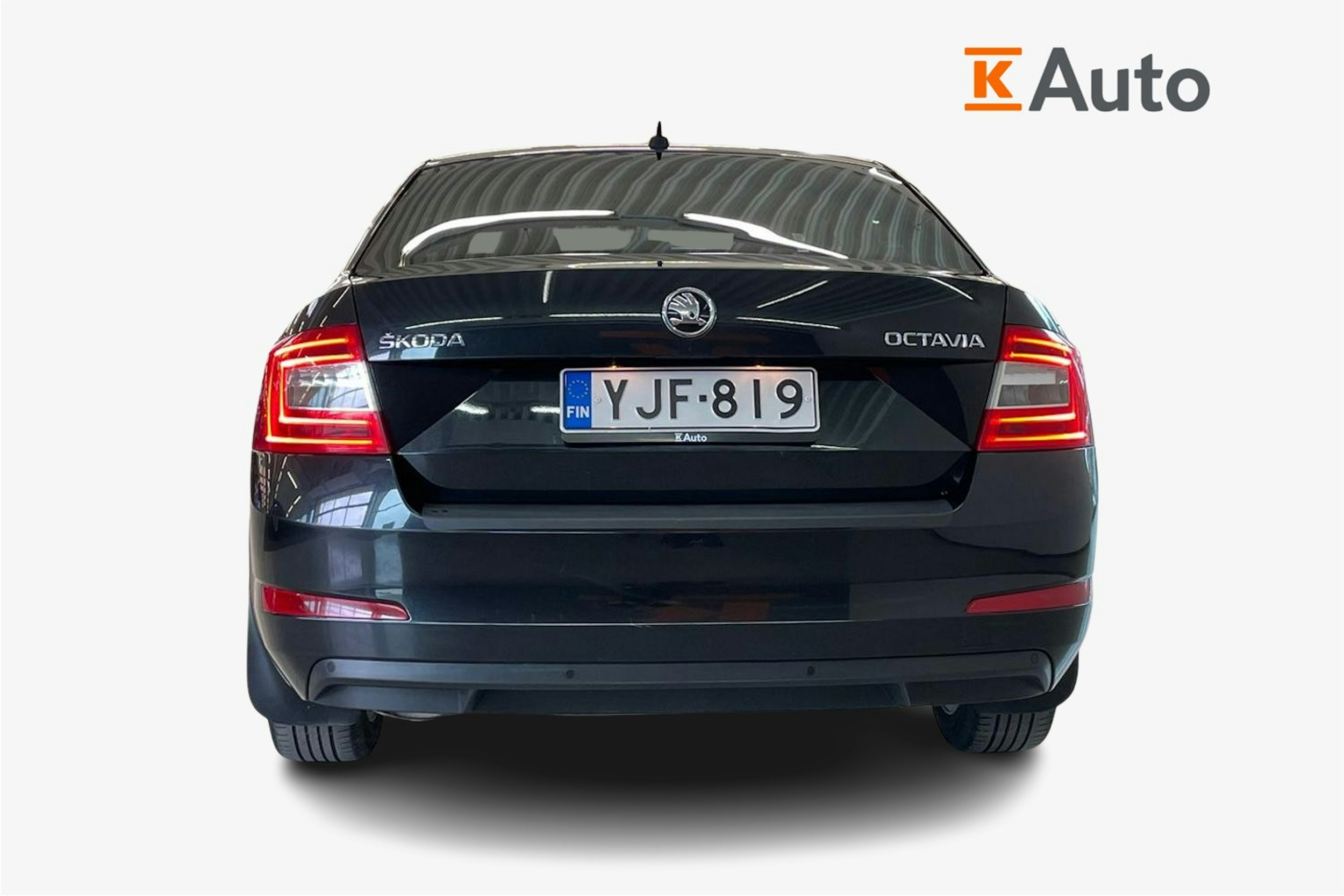 musta Skoda Octavia 2016 kuva 3.
