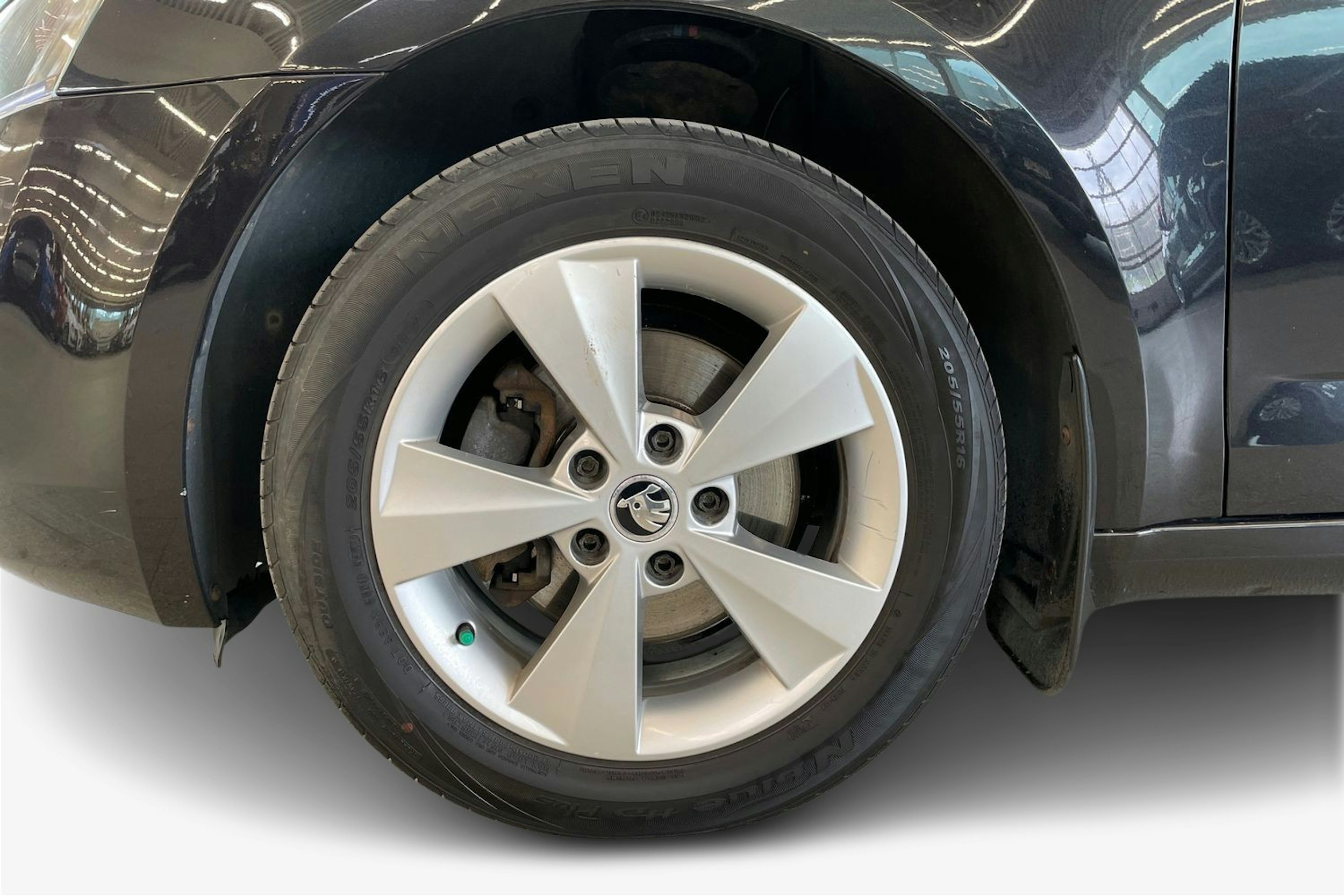 musta Skoda Octavia 2016 kuva 11.