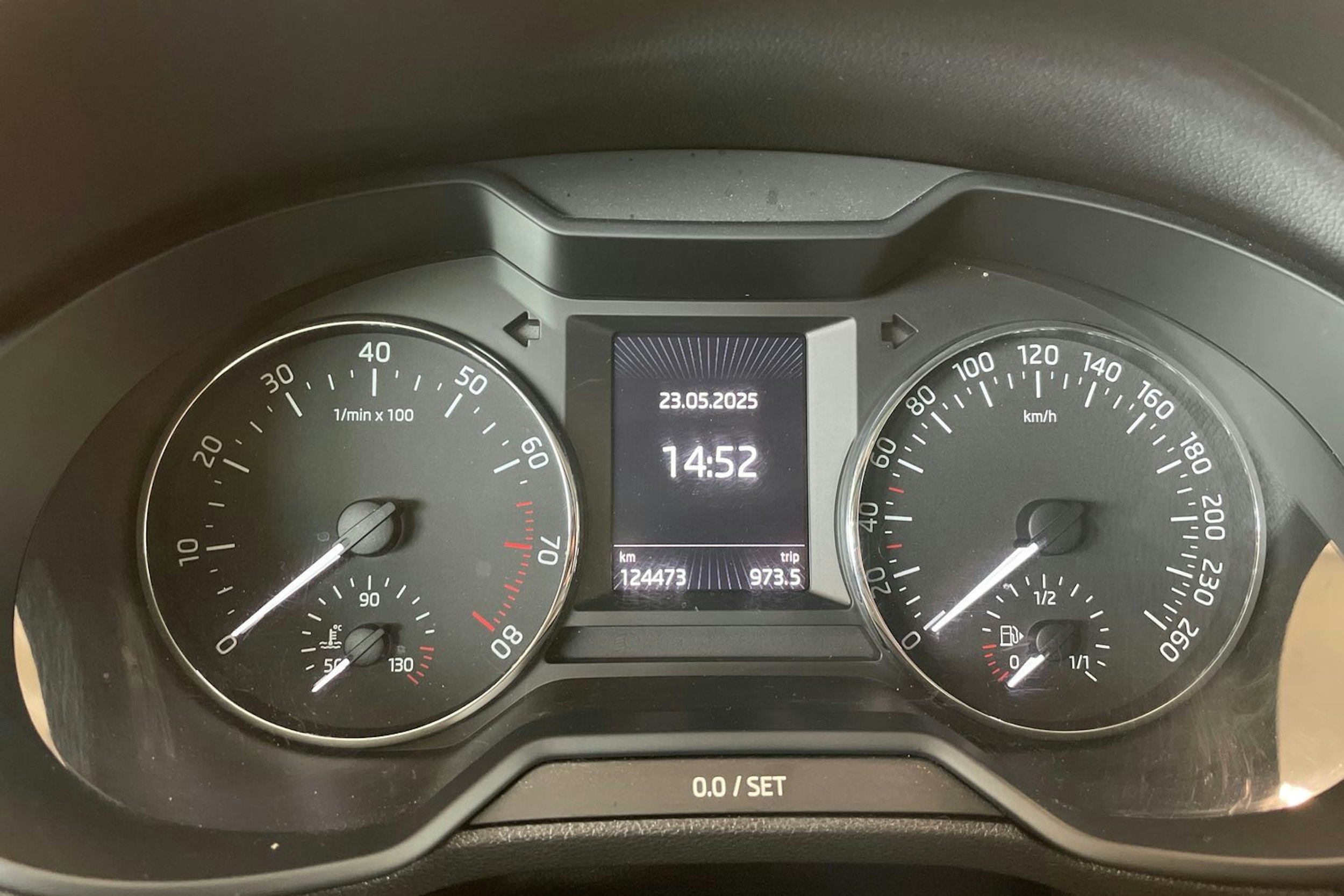 musta Skoda Octavia 2016 kuva 16.