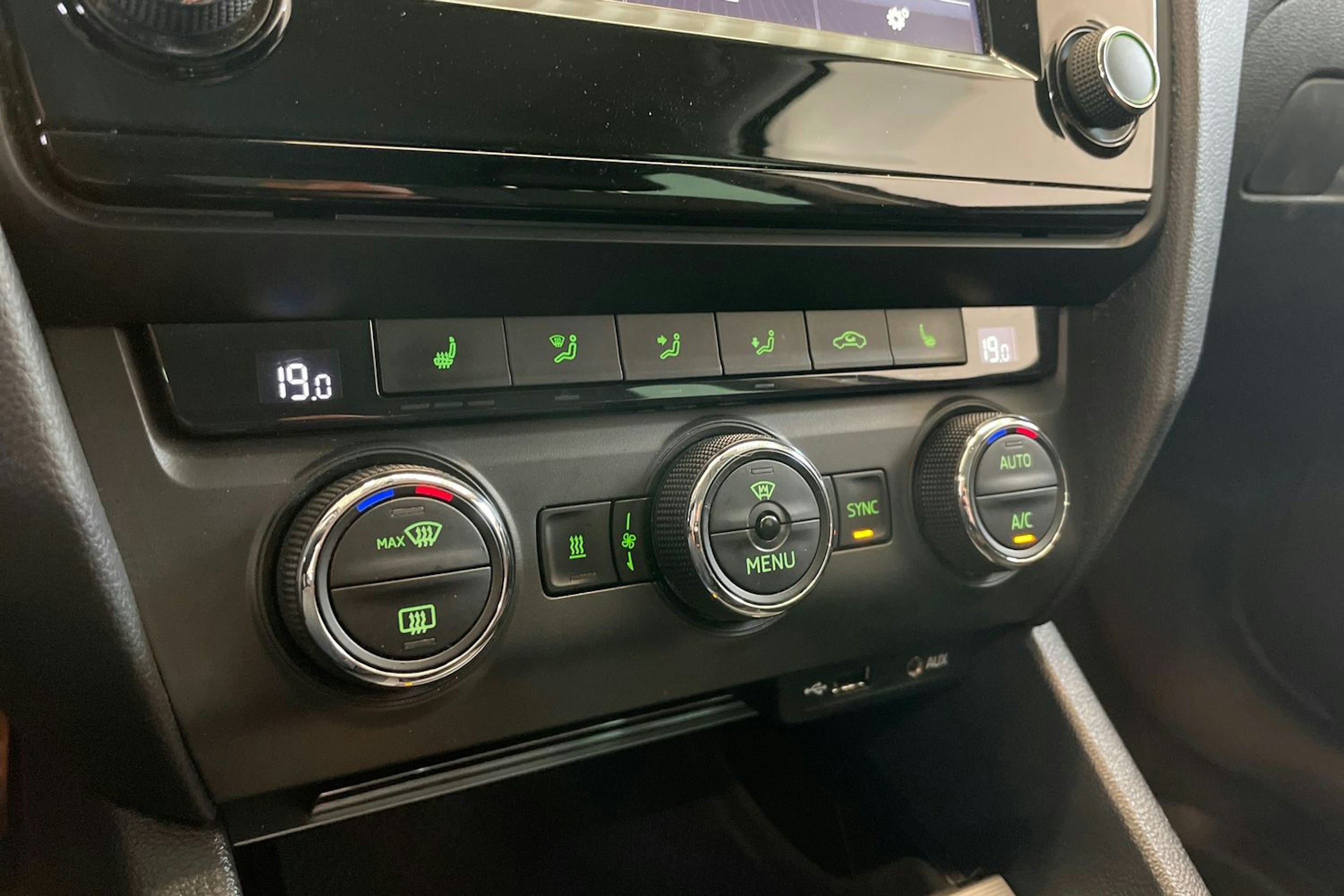 musta Skoda Octavia 2016 kuva 19.