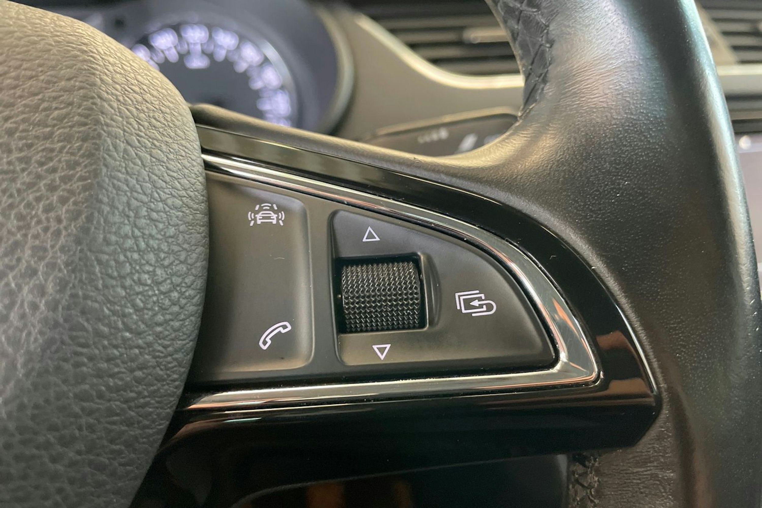 musta Skoda Octavia 2016 kuva 21.