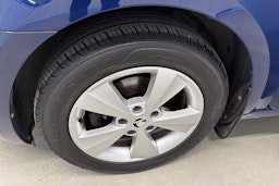 sininen Skoda Octavia 2016 kuva 13.