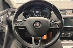 sininen Skoda Octavia 2016 kuva 16.