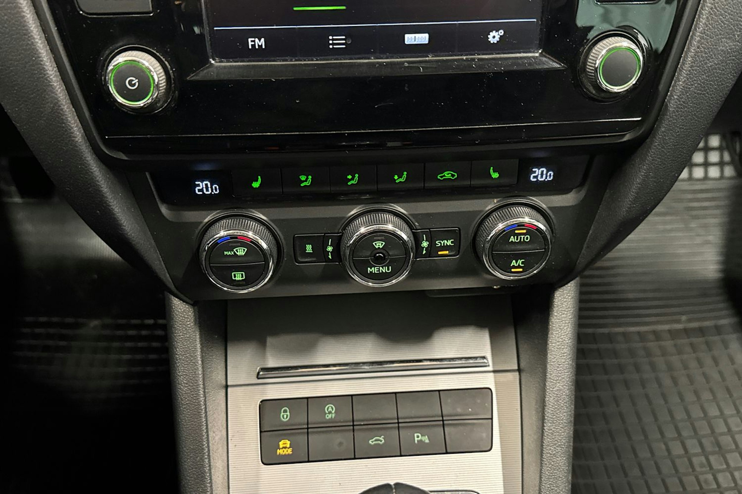 sininen Skoda Octavia 2016 kuva 20.