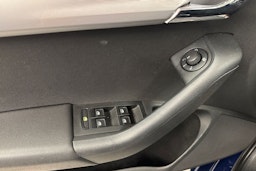 sininen Skoda Octavia 2016 kuva 22.