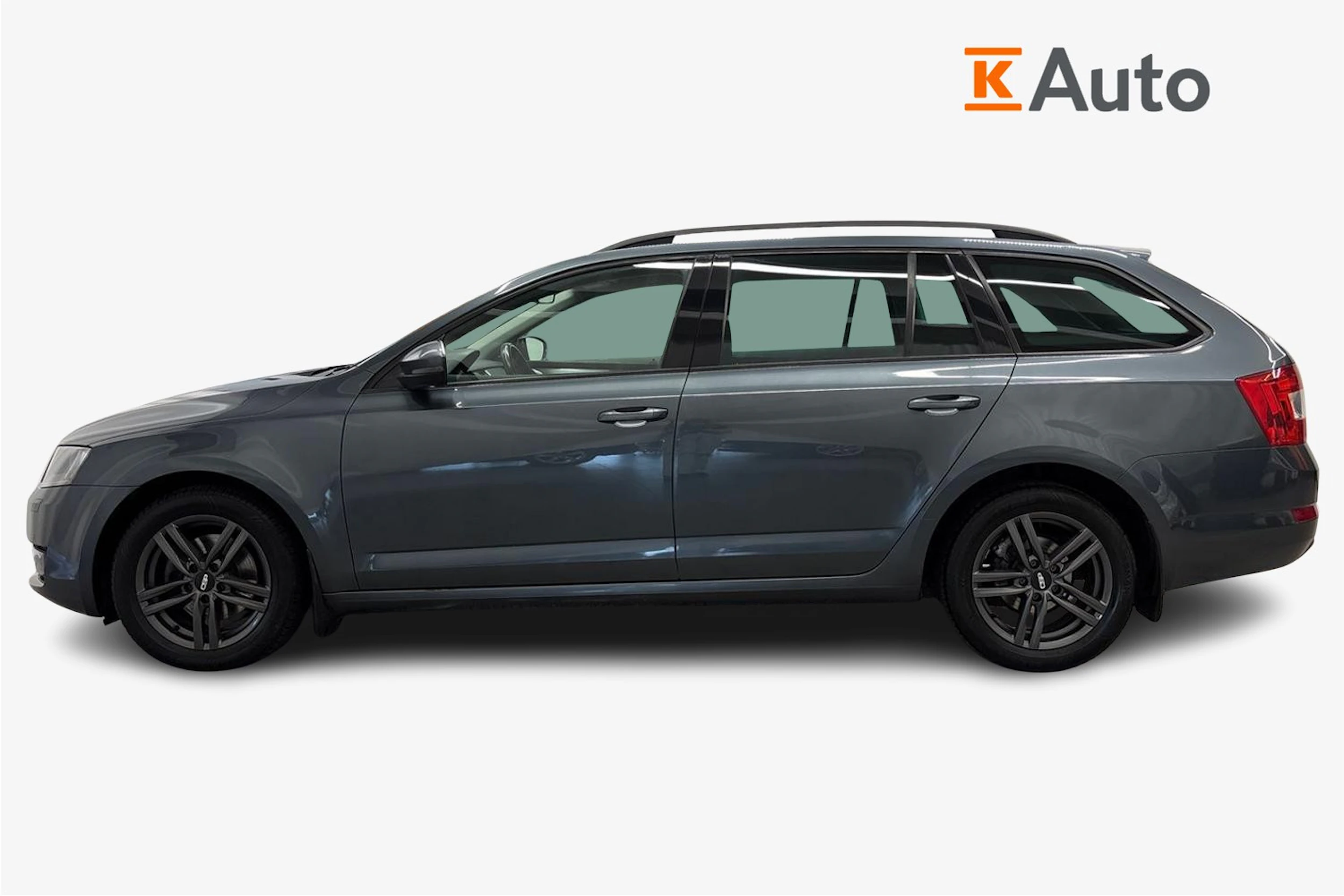 harmaa Skoda Octavia 2017 kuva 7.