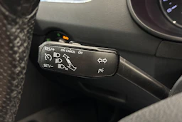harmaa Skoda Octavia 2017 kuva 19.
