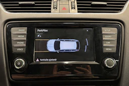 harmaa Skoda Octavia 2017 kuva 21.