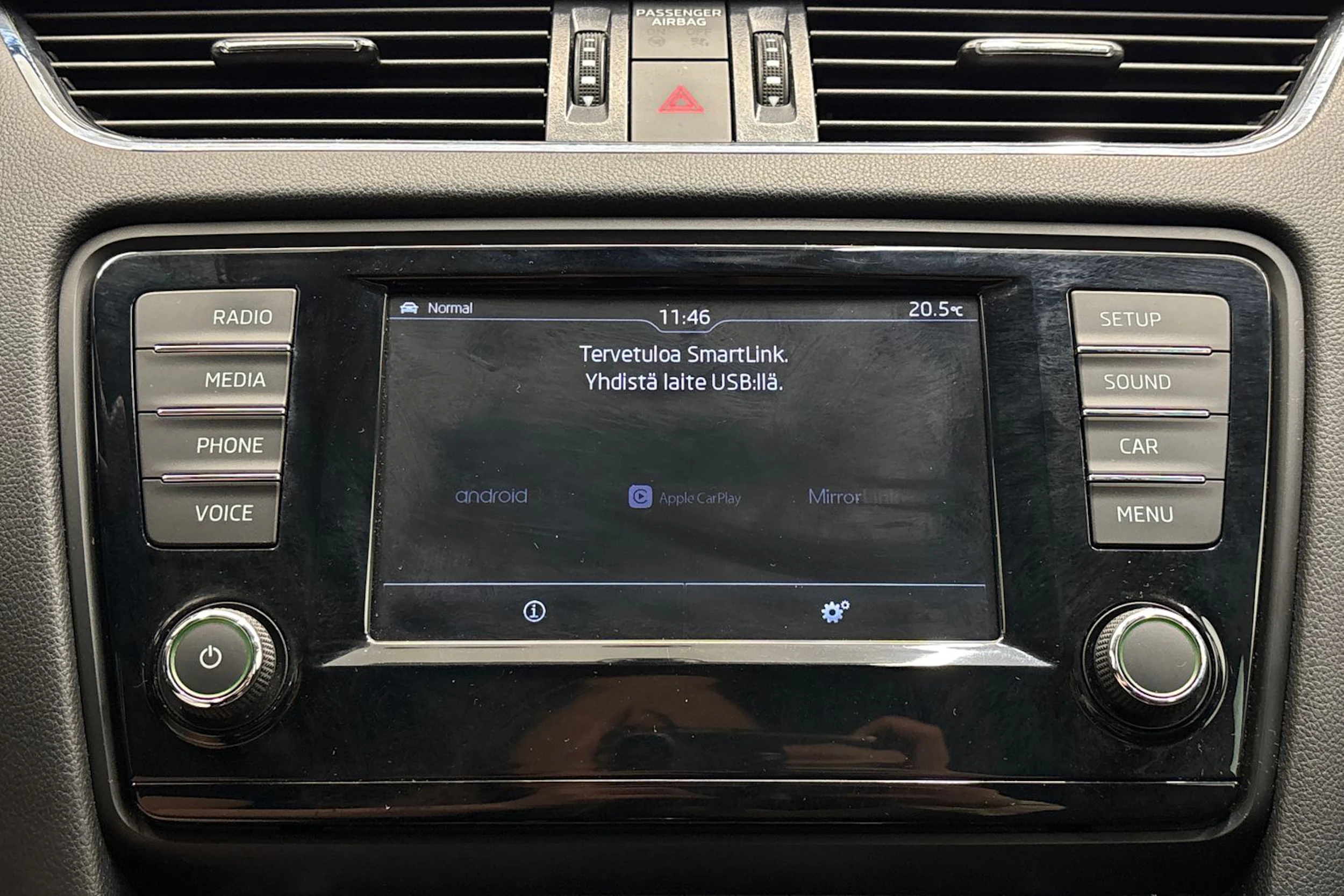 harmaa Skoda Octavia 2017 kuva 23.