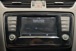 harmaa Skoda Octavia 2017 kuva 23.