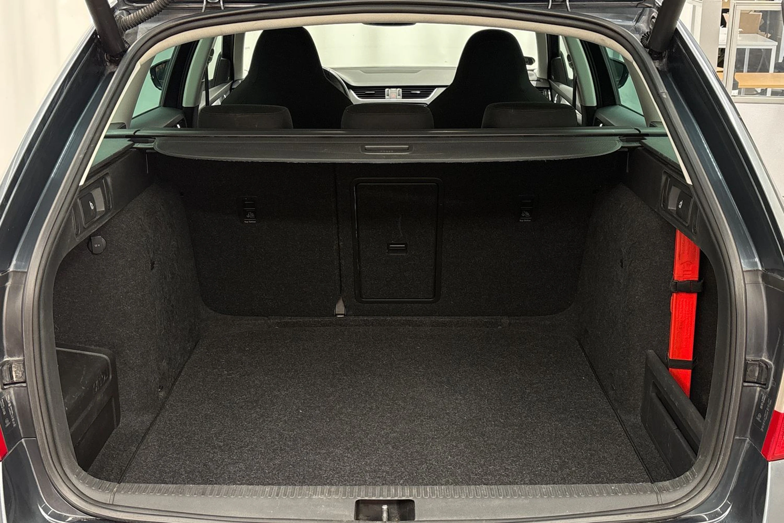 harmaa Skoda Octavia 2017 kuva 25.