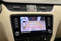 harmaa Skoda Octavia 2017 kuva 18.