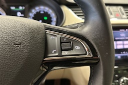 harmaa Skoda Octavia 2017 kuva 29.