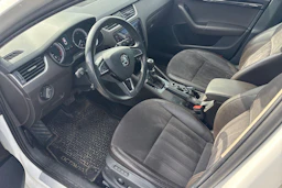 valkoinen Skoda Octavia 2017 kuva 3.