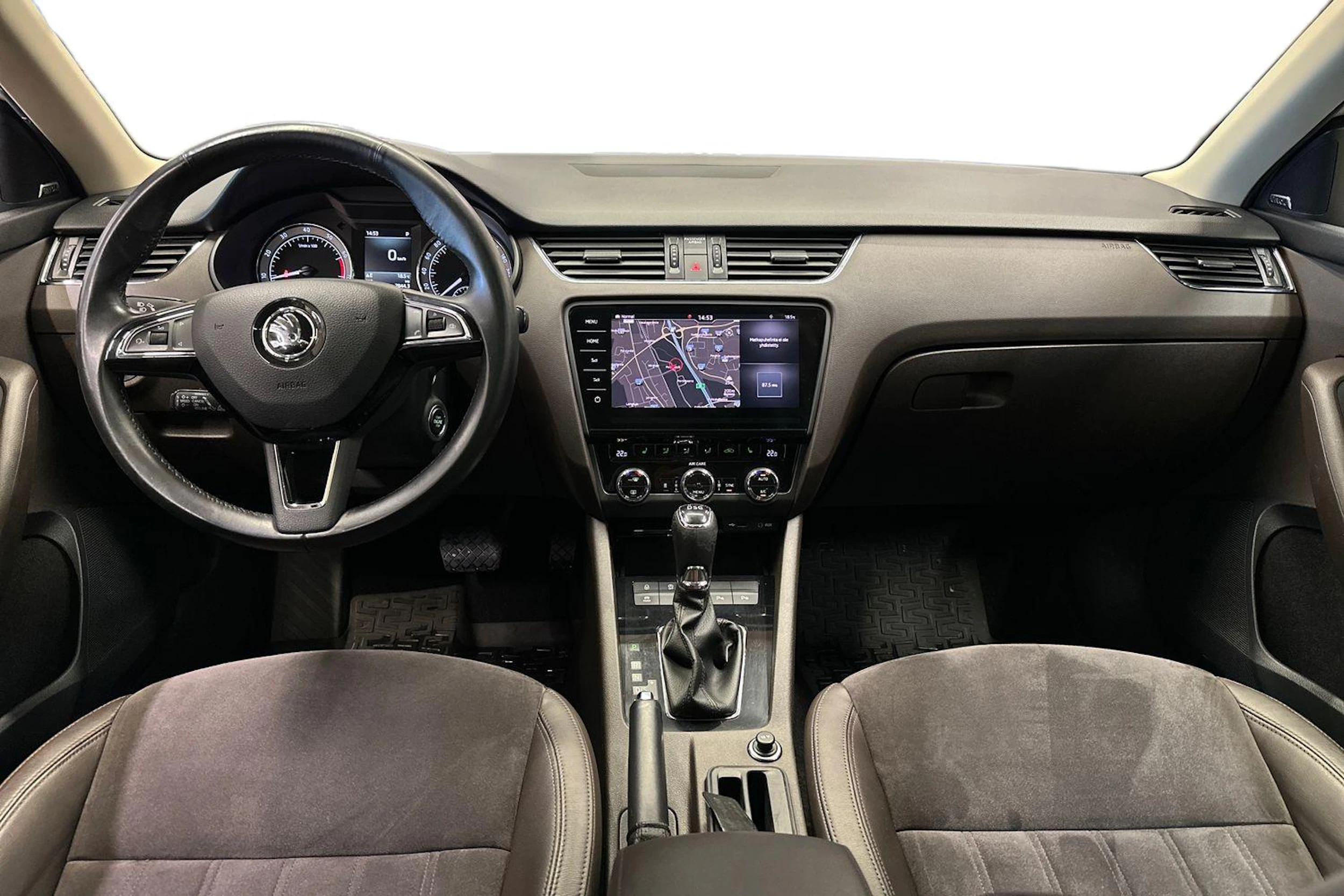 valkoinen Skoda Octavia 2017 kuva 7.