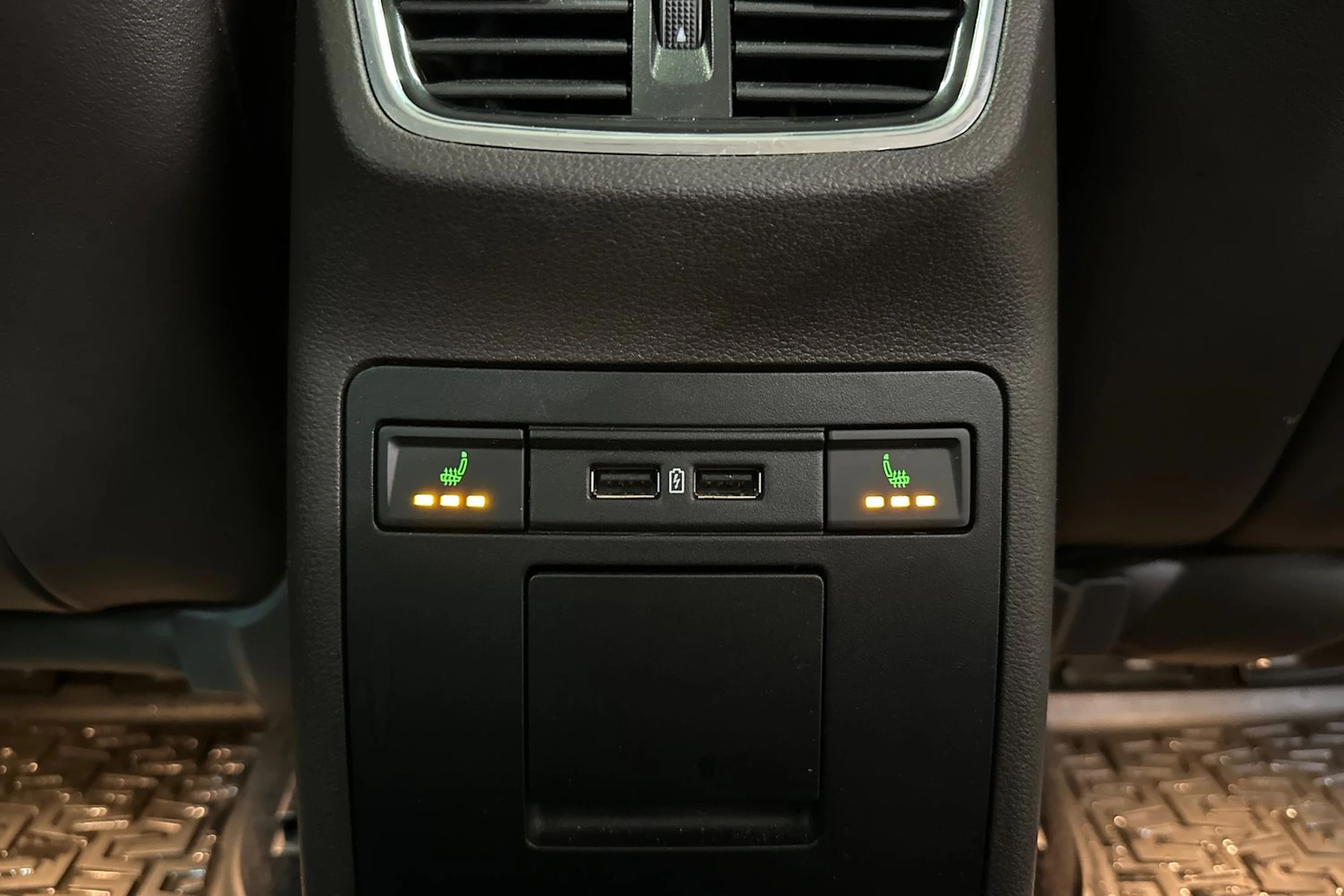 valkoinen Skoda Octavia 2017 kuva 12.