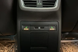 valkoinen Skoda Octavia 2017 kuva 12.
