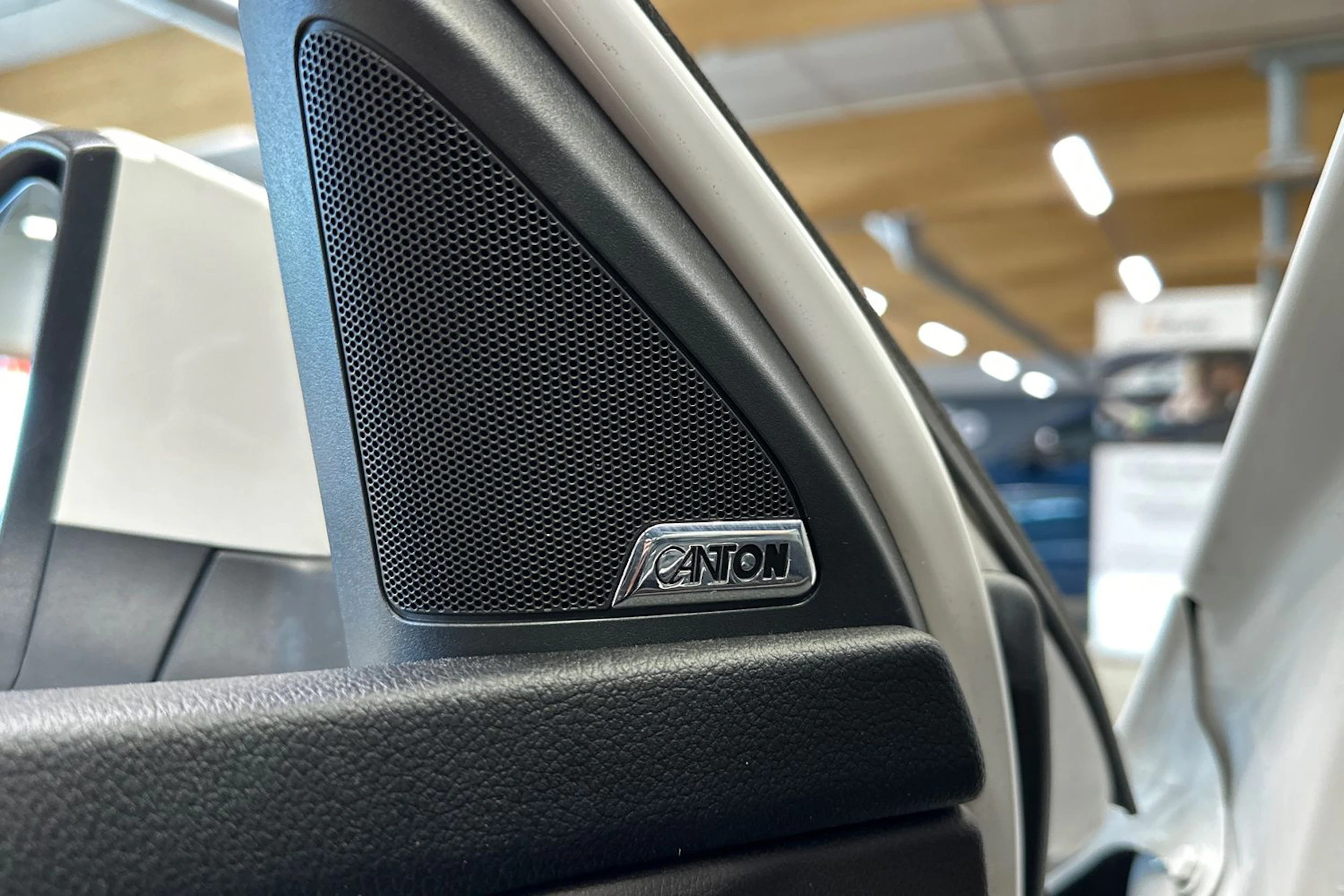 valkoinen Skoda Octavia 2017 kuva 15.