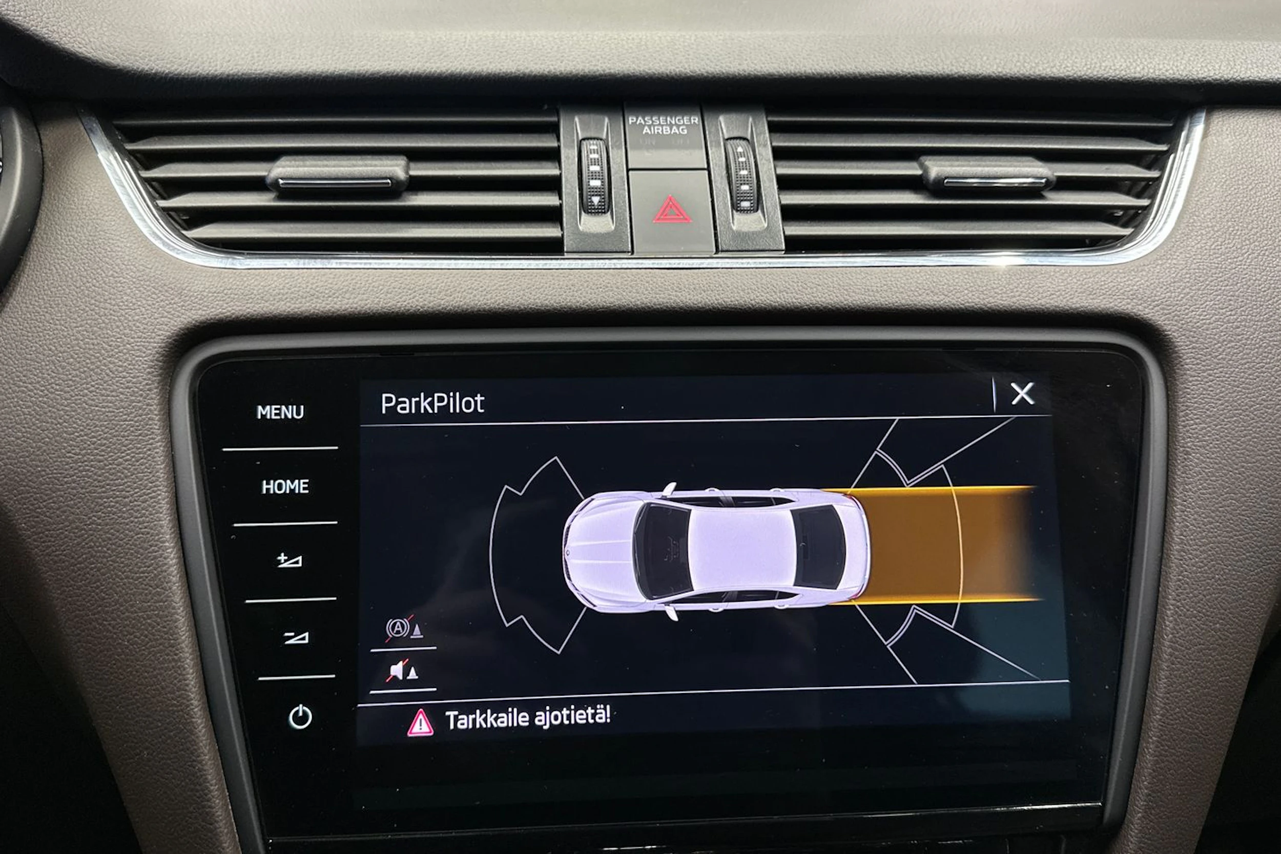 valkoinen Skoda Octavia 2017 kuva 17.