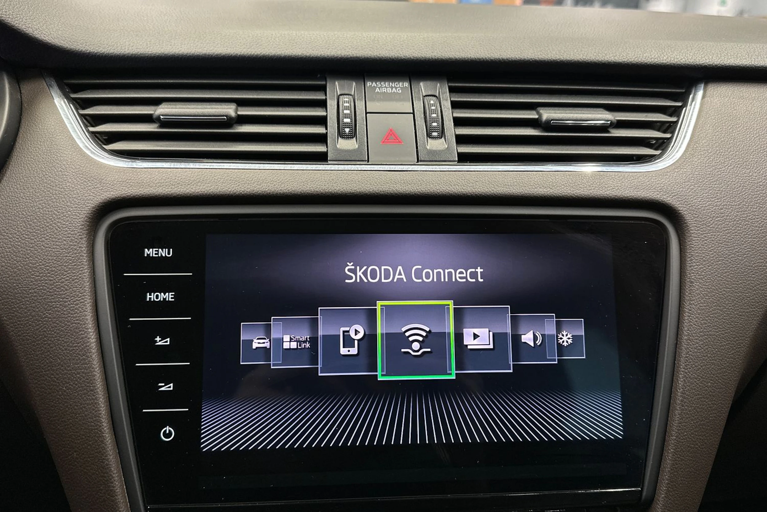 valkoinen Skoda Octavia 2017 kuva 19.