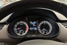 valkoinen Skoda Octavia 2017 kuva 23.
