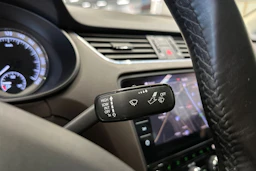 valkoinen Skoda Octavia 2017 kuva 25.